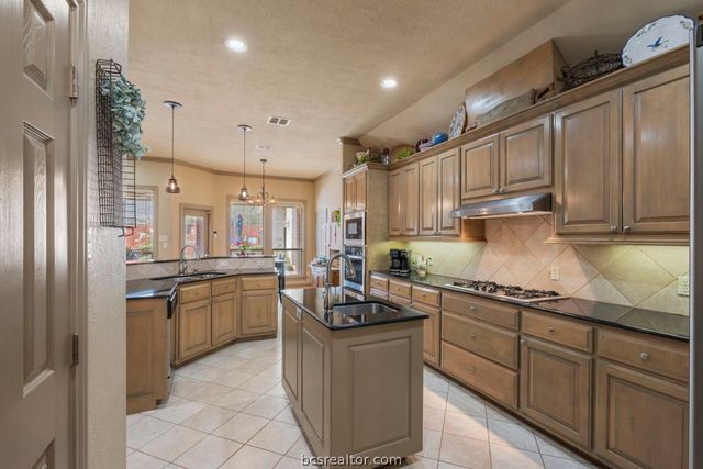 5116 Congressional Drive, College Station, TX 77845