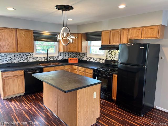 7920 Detroit Boulevard, West Bloomfield, MI 48323