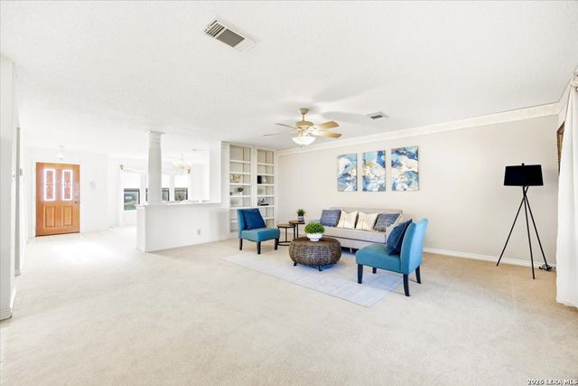 8410 Park Olympia, Universal City, TX 78148