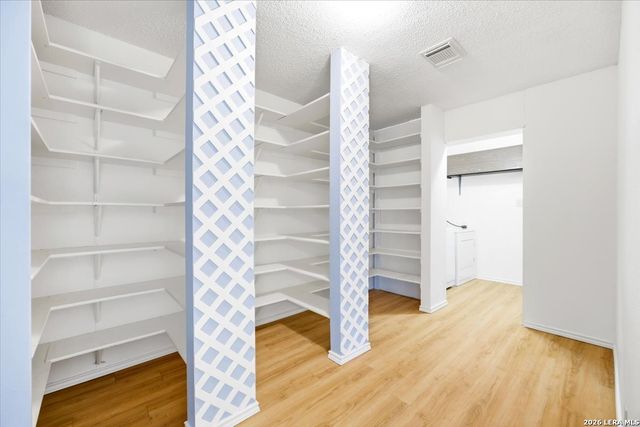 8410 Park Olympia, Universal City, TX 78148