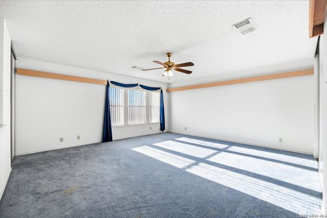 8410 Park Olympia, Universal City, TX 78148