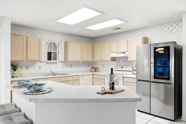 8410 Park Olympia, Universal City, TX 78148