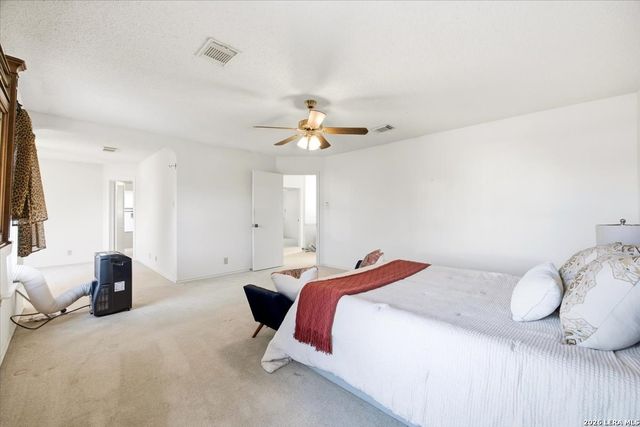 8410 Park Olympia, Universal City, TX 78148