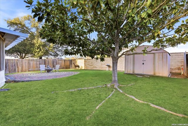 8410 Park Olympia, Universal City, TX 78148