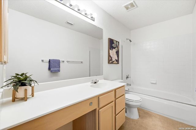 8410 Park Olympia, Universal City, TX 78148