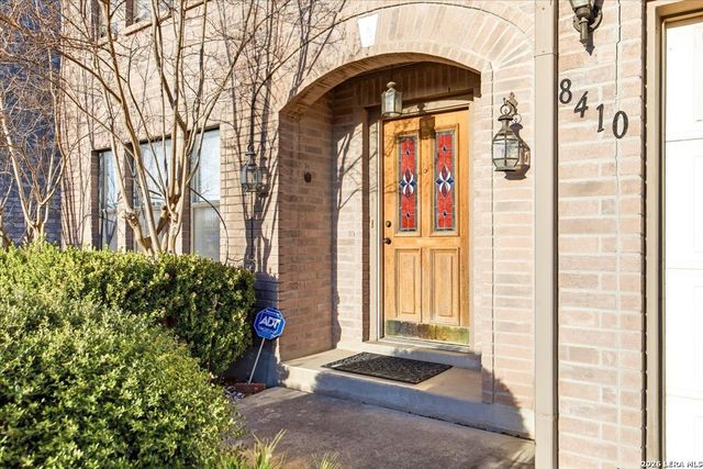 8410 Park Olympia, Universal City, TX 78148