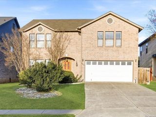 8410 Park Olympia, Universal City, TX 78148