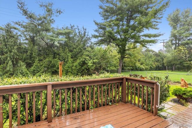6412 Wildflower Lane, Brighton, MI 48116