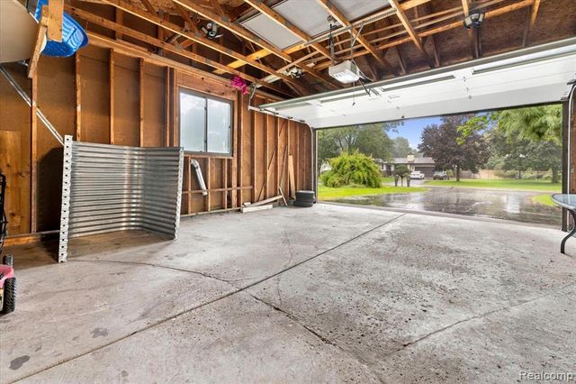 6412 Wildflower Lane, Brighton, MI 48116