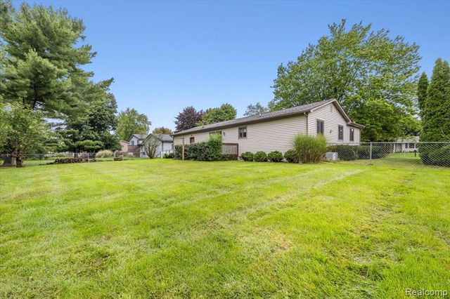 6412 Wildflower Lane, Brighton, MI 48116
