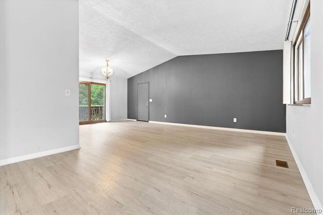 6412 Wildflower Lane, Brighton, MI 48116