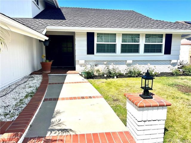 25241 Mawson, Laguna Hills, CA 92653