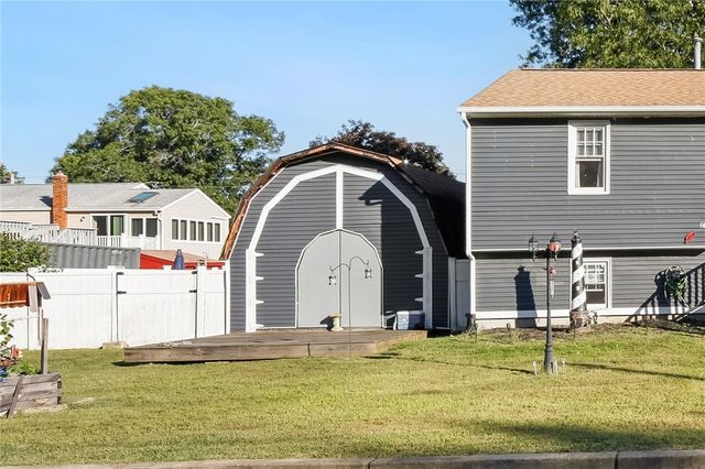 24 Arden Court, Warwick, RI 02889