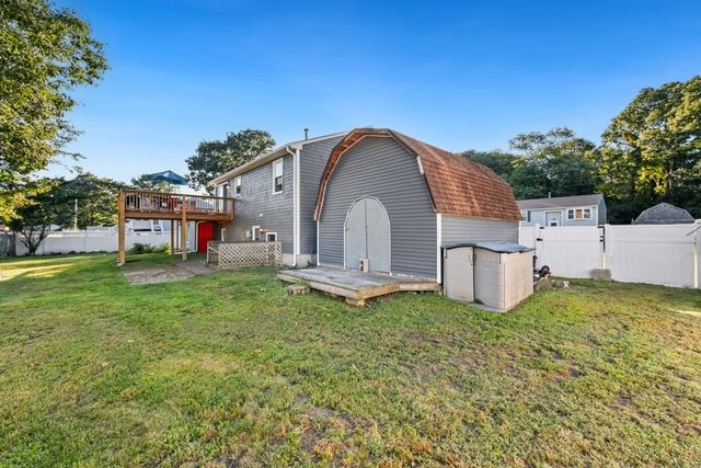 24 Arden Court, Warwick, RI 02889