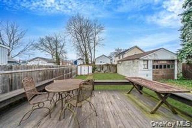 8 Eastern concourse, Amityville, NY 11701