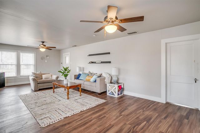 898 N Neblett Street, Stephenville, TX 76401