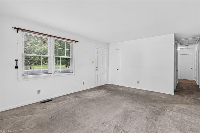2000 N Holden Road, Greensboro, NC 27408