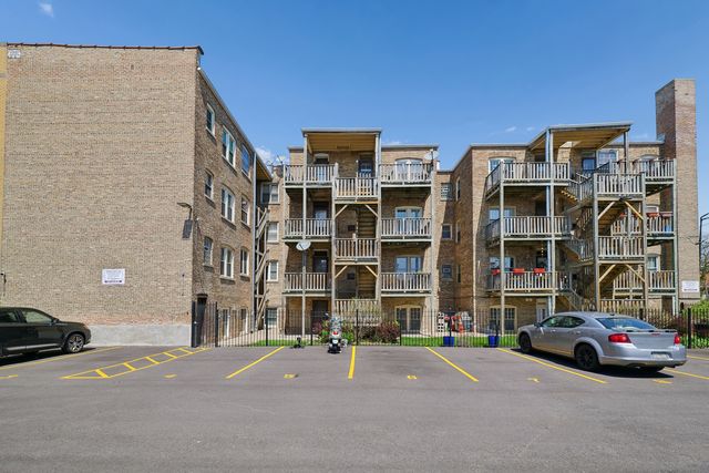 7216 Jackson Boulevard CM, Forest Park, IL 60130