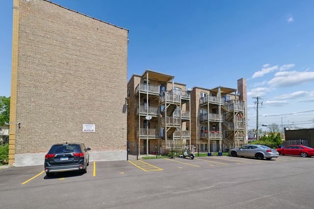 7216 Jackson Boulevard CM, Forest Park, IL 60130
