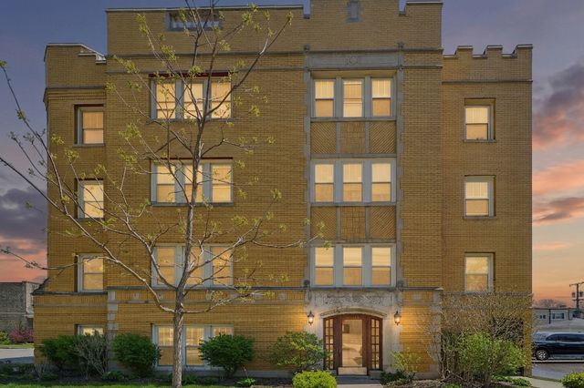 7216 Jackson Boulevard CM, Forest Park, IL 60130