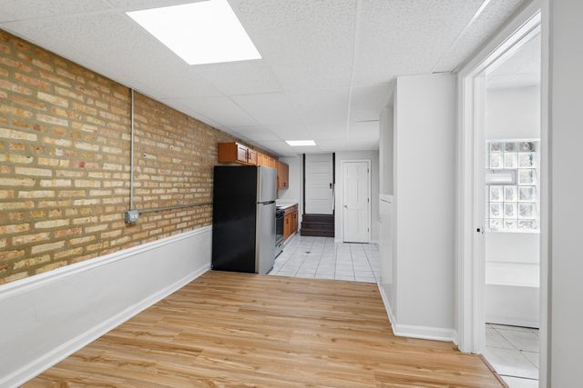 7216 Jackson Boulevard CM, Forest Park, IL 60130