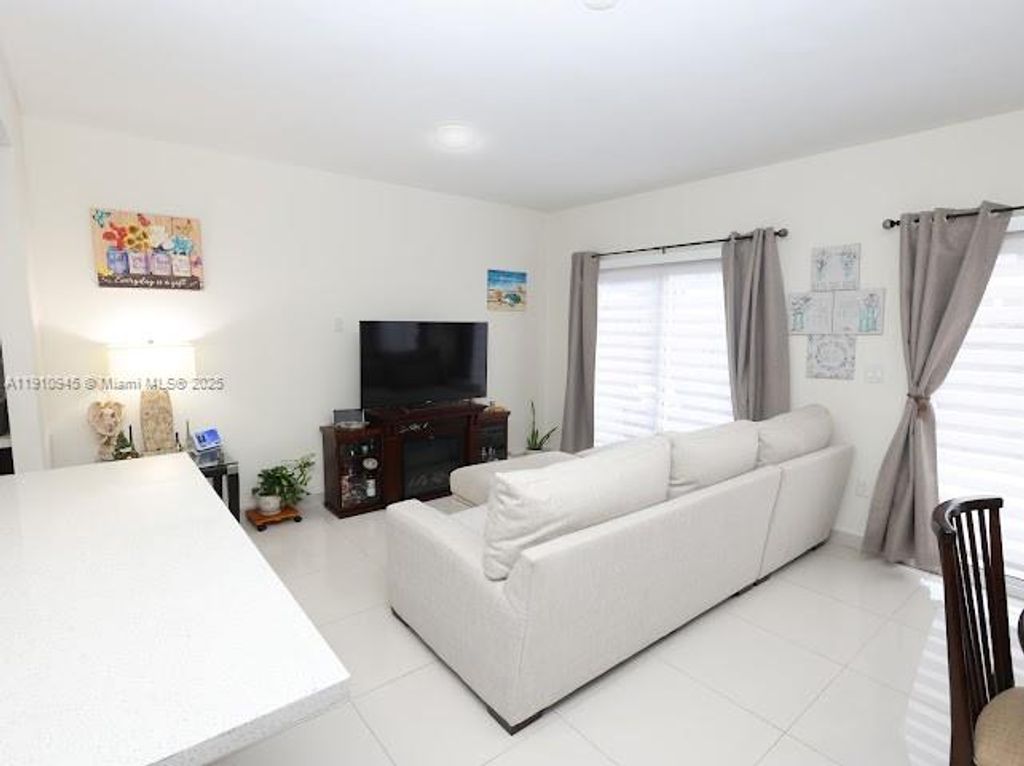 13721 SW 259th Ln, Homestead, FL 33032