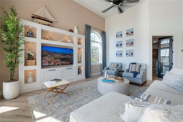 1540 Clermont Dr Unit 305, Naples, FL 34109