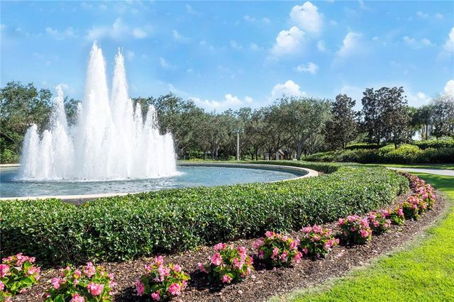 1540 Clermont Dr Unit 305, Naples, FL 34109