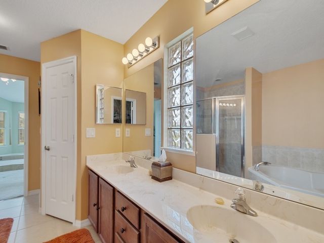 522 N Valencia Circle SW, Vero Beach, FL 32968