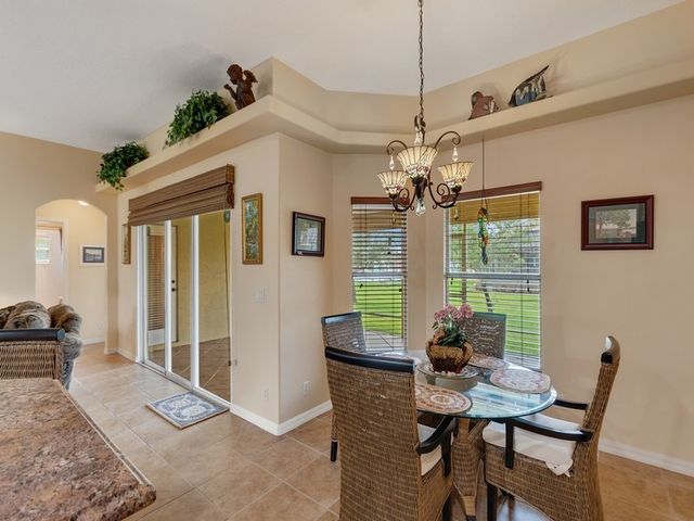 522 N Valencia Circle SW, Vero Beach, FL 32968