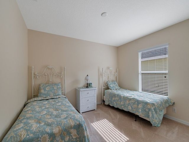 522 N Valencia Circle SW, Vero Beach, FL 32968