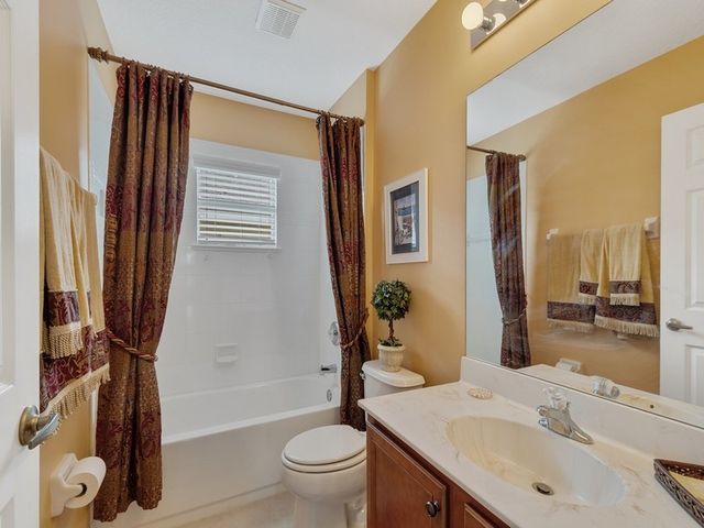 522 N Valencia Circle SW, Vero Beach, FL 32968