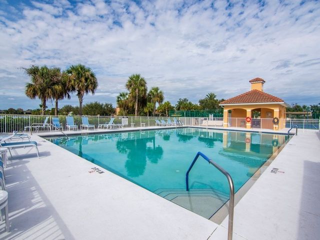 522 N Valencia Circle SW, Vero Beach, FL 32968