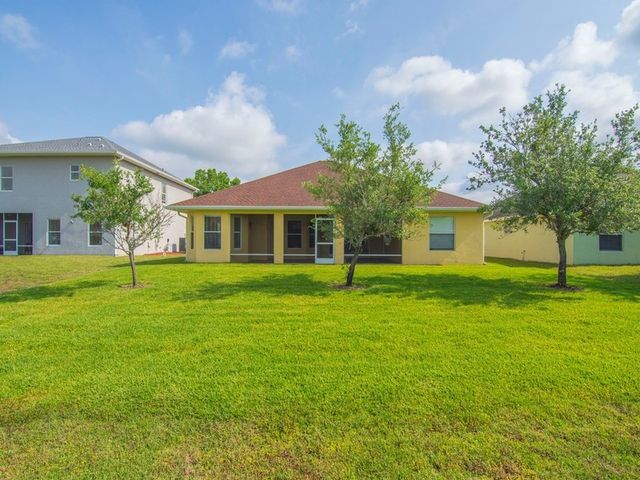 522 N Valencia Circle SW, Vero Beach, FL 32968