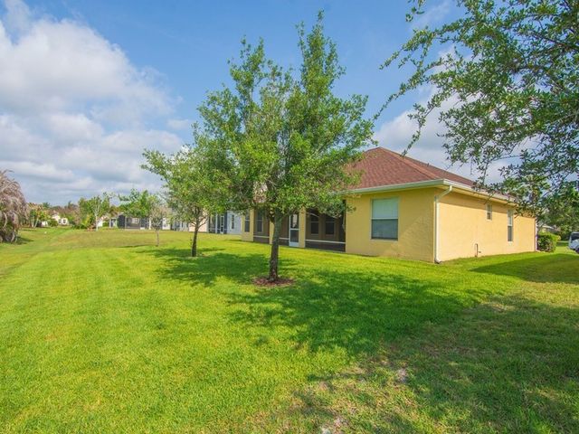 522 N Valencia Circle SW, Vero Beach, FL 32968
