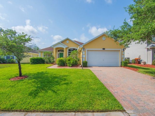 522 N Valencia Circle SW, Vero Beach, FL 32968