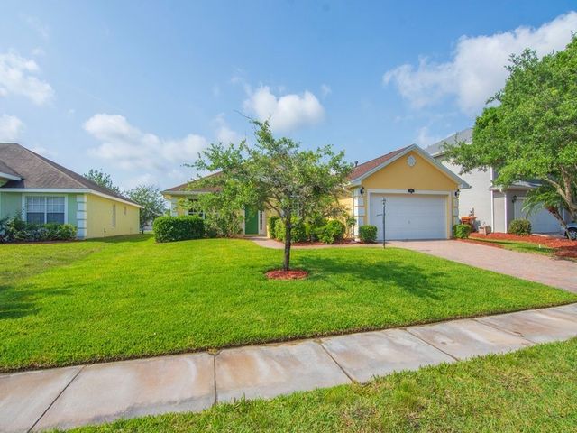 522 N Valencia Circle SW, Vero Beach, FL 32968