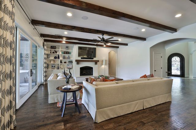 6932 Hazeltine Drive, Fort Worth, TX 76132