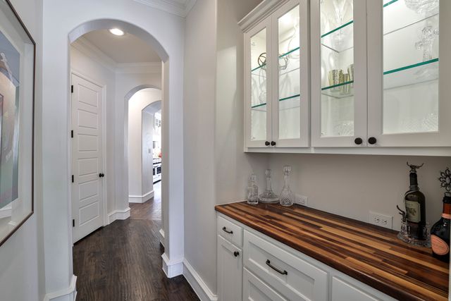 6932 Hazeltine Drive, Fort Worth, TX 76132