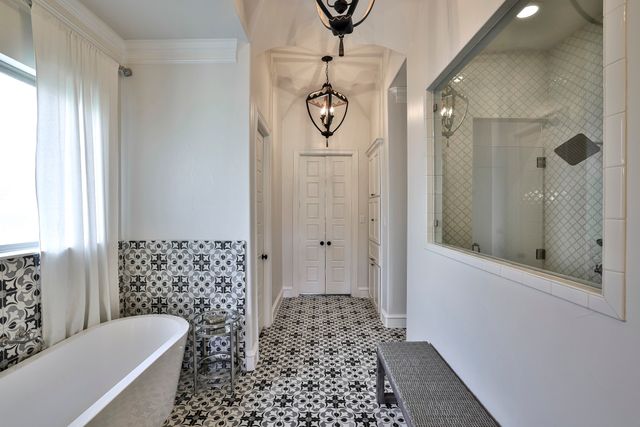 6932 Hazeltine Drive, Fort Worth, TX 76132