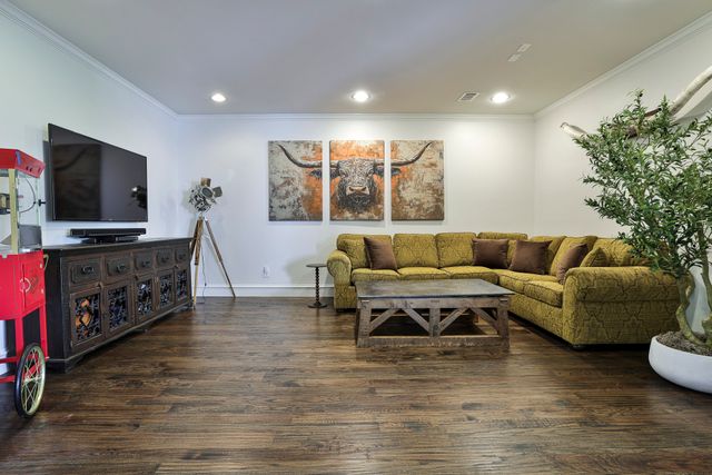 6932 Hazeltine Drive, Fort Worth, TX 76132