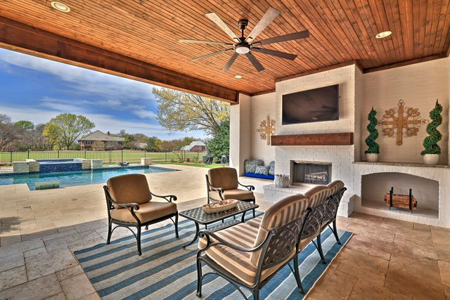 6932 Hazeltine Drive, Fort Worth, TX 76132