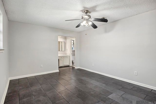 9853 Hawthorne Dr, Baton Rouge, LA 70809
