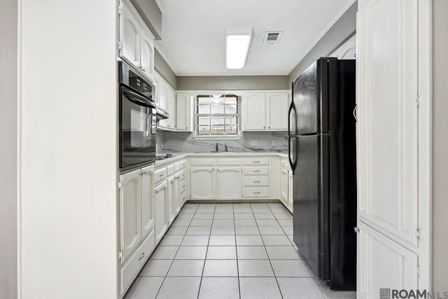 9853 Hawthorne Dr, Baton Rouge, LA 70809