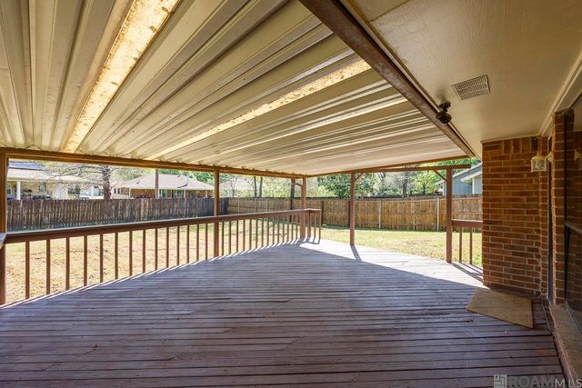 9853 Hawthorne Dr, Baton Rouge, LA 70809