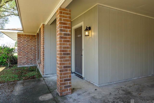 9853 Hawthorne Dr, Baton Rouge, LA 70809