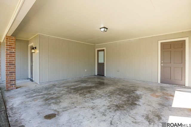9853 Hawthorne Dr, Baton Rouge, LA 70809