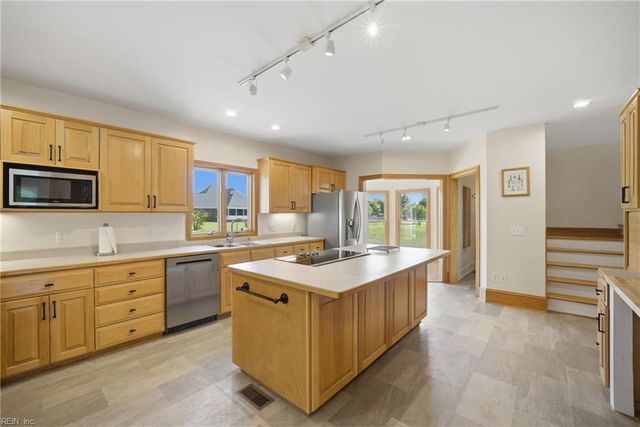 110 Carotauk DR, Currituck, NC 27929