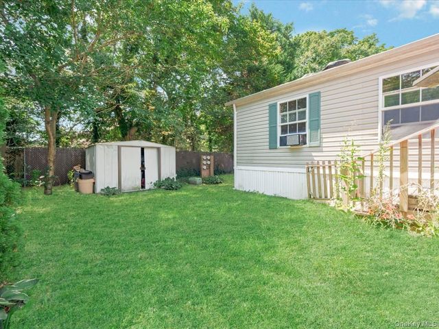 13 Mindy Lane, Bohemia, NY 11716