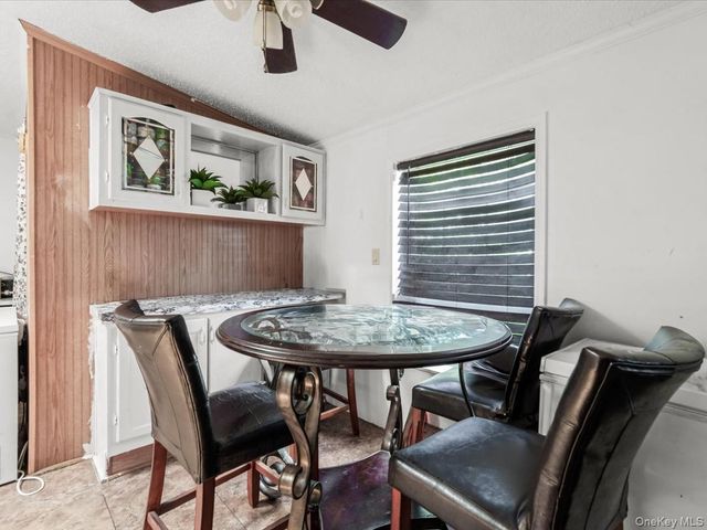13 Mindy Lane, Bohemia, NY 11716